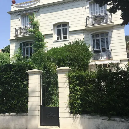 Wunderschoene In Jugendstilvilla Am Hafen * 尼斯